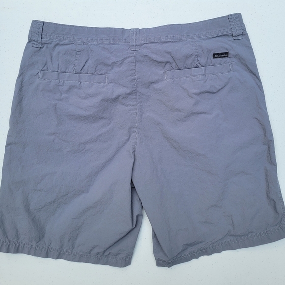 Columbia Sportswear Mens Washed Out Shorts Size 38W 10L - Picture 2 of 5